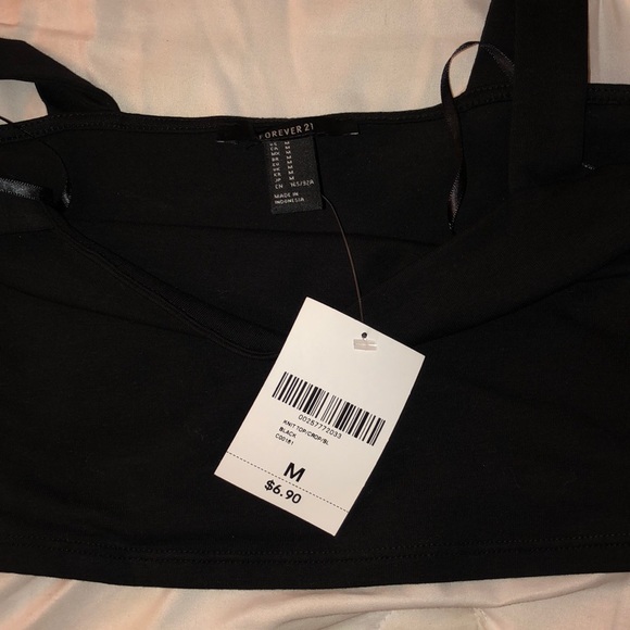 Black crop top - Picture 2 of 2